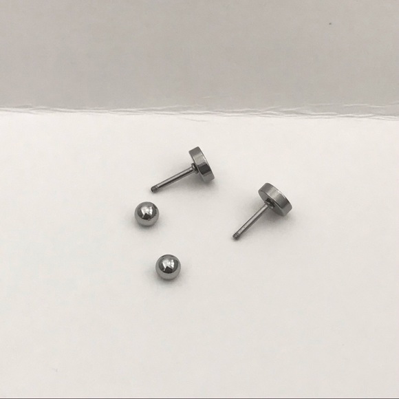 3/$25 Round flat circle Barbell Earrings, unworn, new - Picture 4 of 6